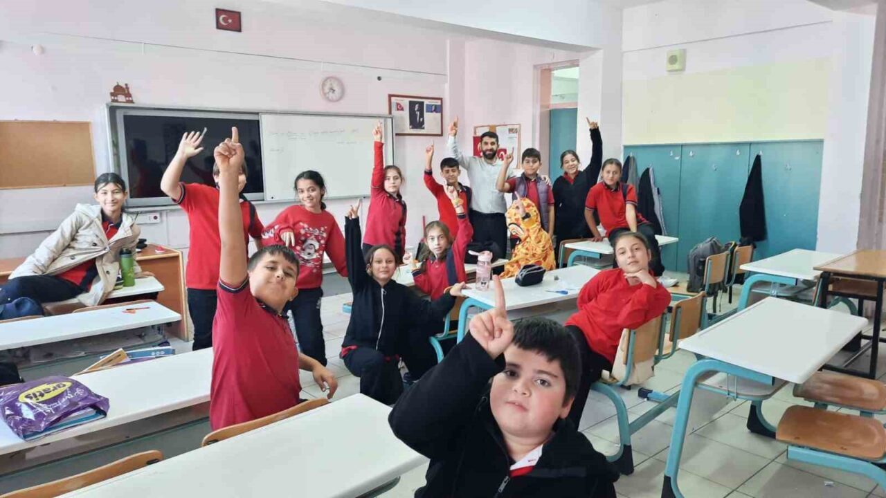 Bilecik İl Müftülüğü, 'Değerler Eğitimi' programıyla okullarda öğrencilere insani ve