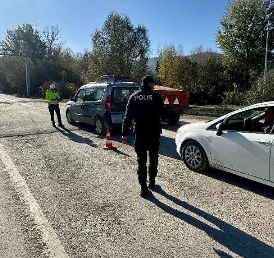 Bilecik’te Göçmen Kaçakçılığını Önlemek İçin Emniyet Denetimleri Başlatıldı
