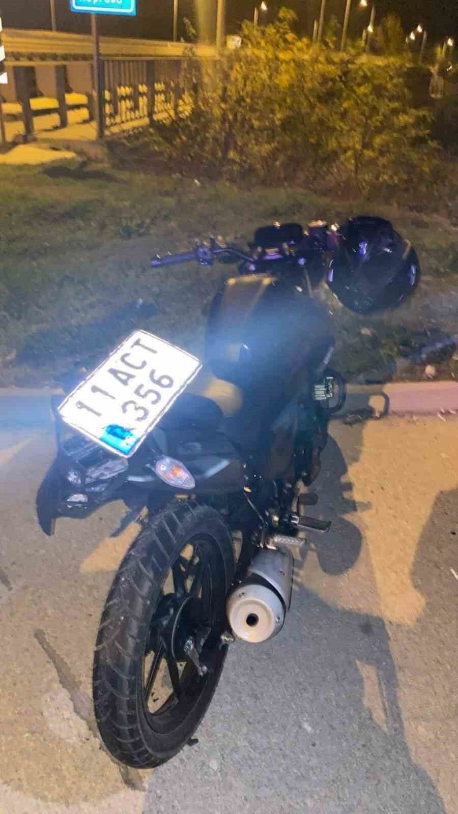 Bilecik’teki motosiklet kazasında iki kişi yaralandı, polis soruşturma başlattı.