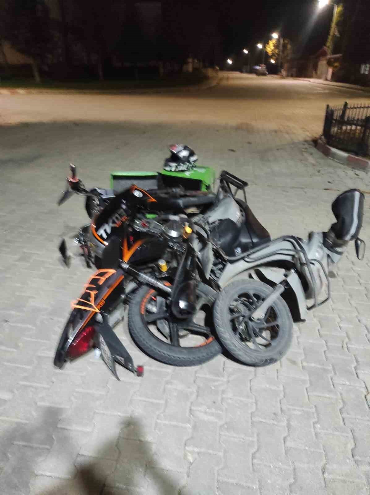 Bilecik’te Motosikletlerin Çarpışması Sonucu İki Kişi Yaralandı