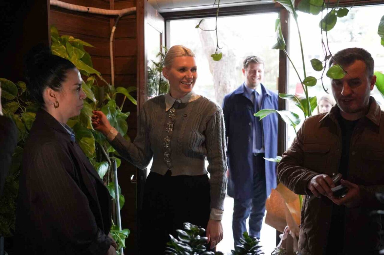 Bilecik Belediyesi, her yıl düzenlenen Yılbaşı Çarşısı için Sanat Sokağı'nda