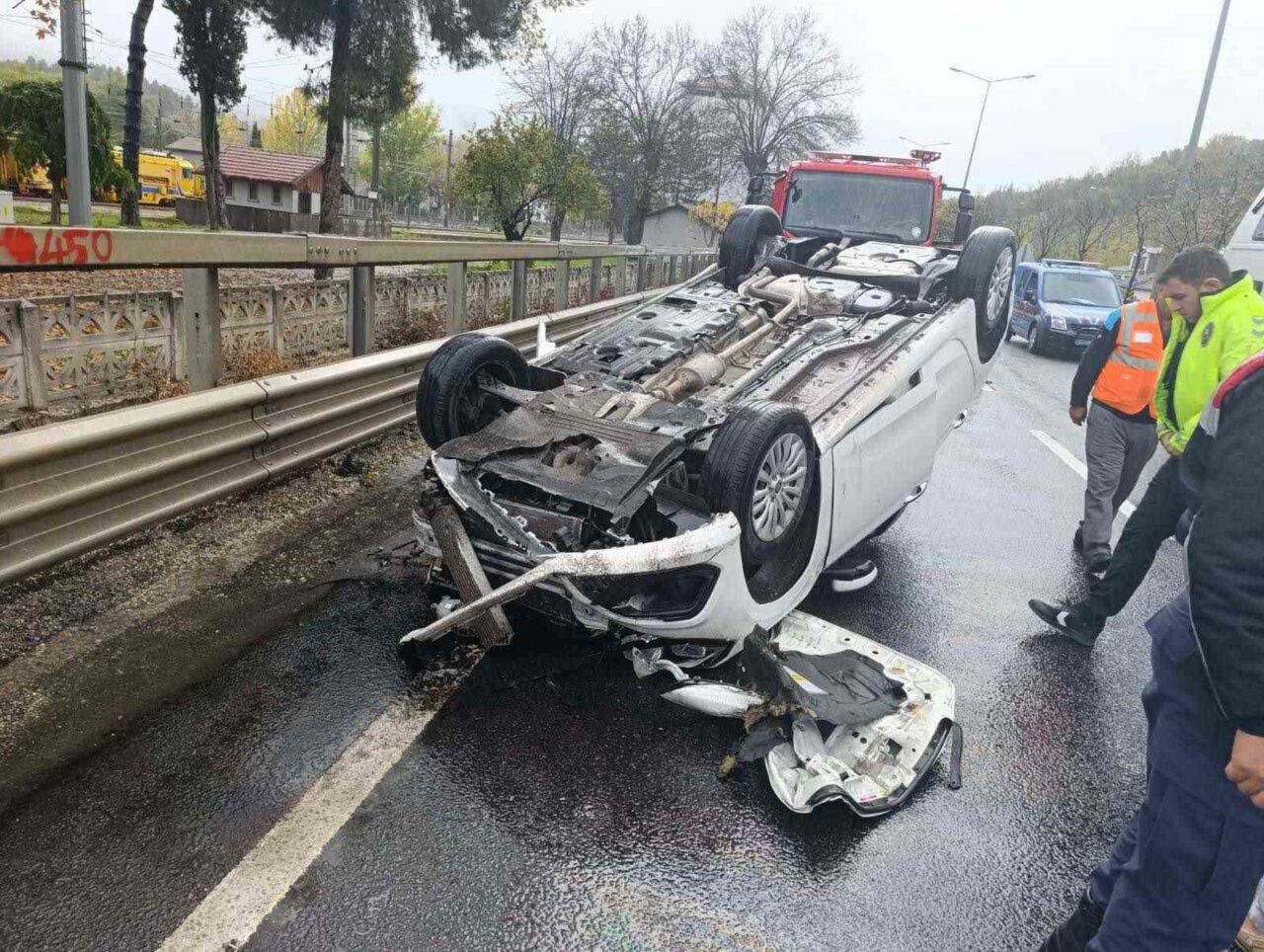 Pazaryeri’nde Takla Atan Araçta Sürücü Yaralandı, Hayati Tehlikesi Yok