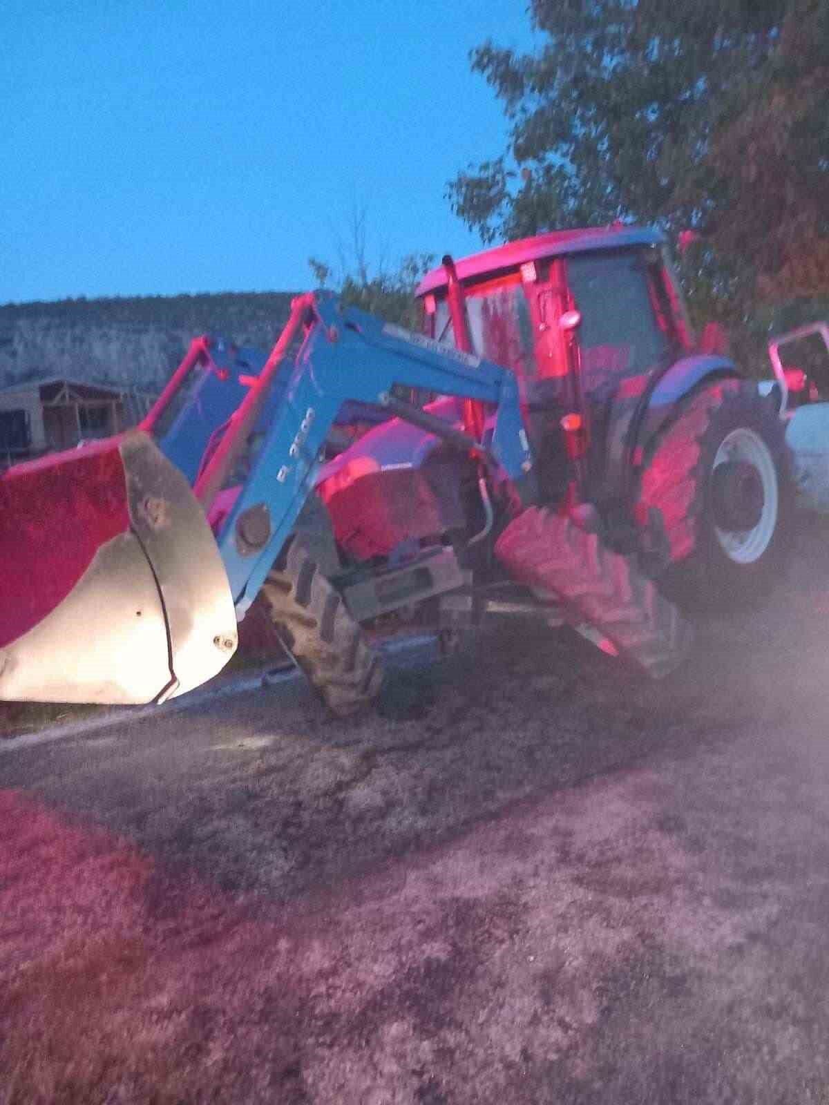 Bilecik'in Gölpazarı ilçesinde, E.K. idaresindeki traktör ile M.K. yönetimindeki minibüs