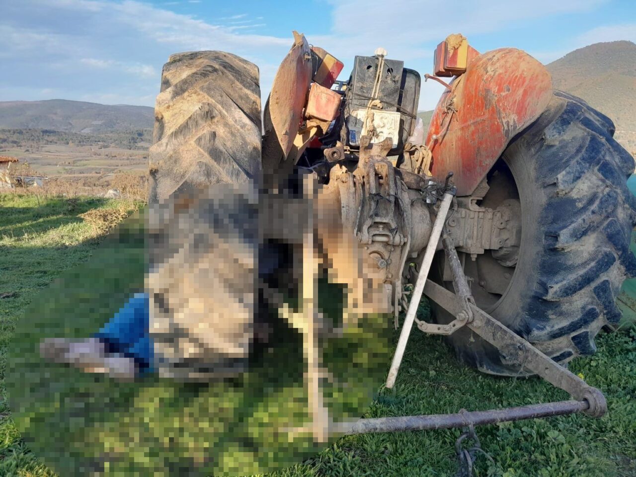 Bilecik’te Traktörün Altında Kalan 77 Yaşındaki Adam Hayatını Kaybetti