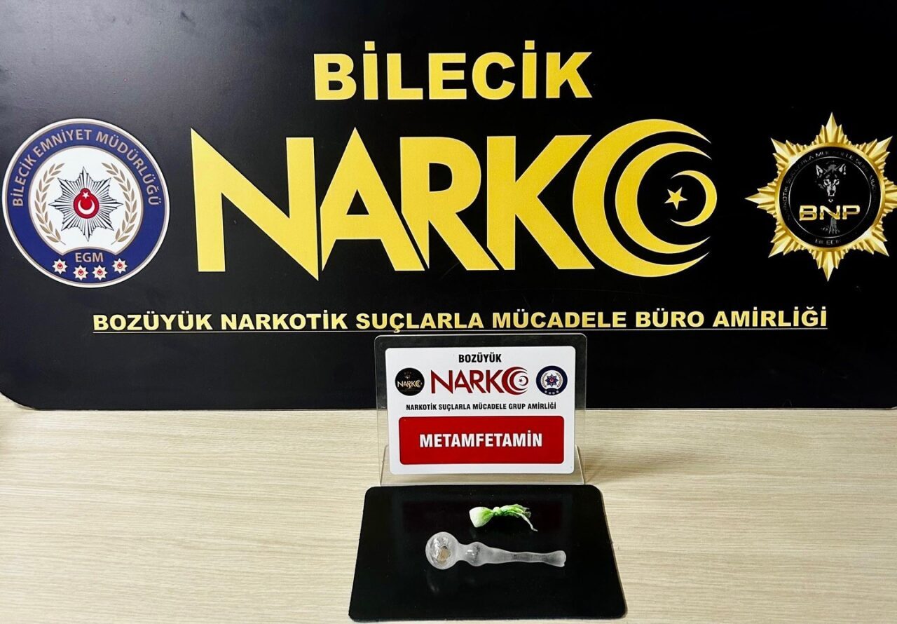 Bilecik’te düzenlenen narkotik operasyonunda bir kişi gözaltına alındı, uyuşturucu maddeler ele geçirildi.