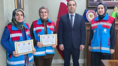 Bilecik'in Yenipazar ilçesinde Kaymakam Mehmet Salih Uçar, "Vefa Projesi"nde yer