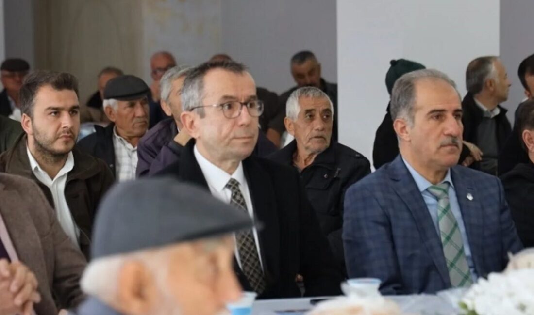 Bilecik’te Yenipazar’da Ayçiçeği Yetiştiriciliği İçin Bilgilendirme Eğitimi Gerçekleştirildi Bilecik'in Yenipazar ilçesinde, İl Tarım ve Orman Müdürlüğü tarafından çiftçilere