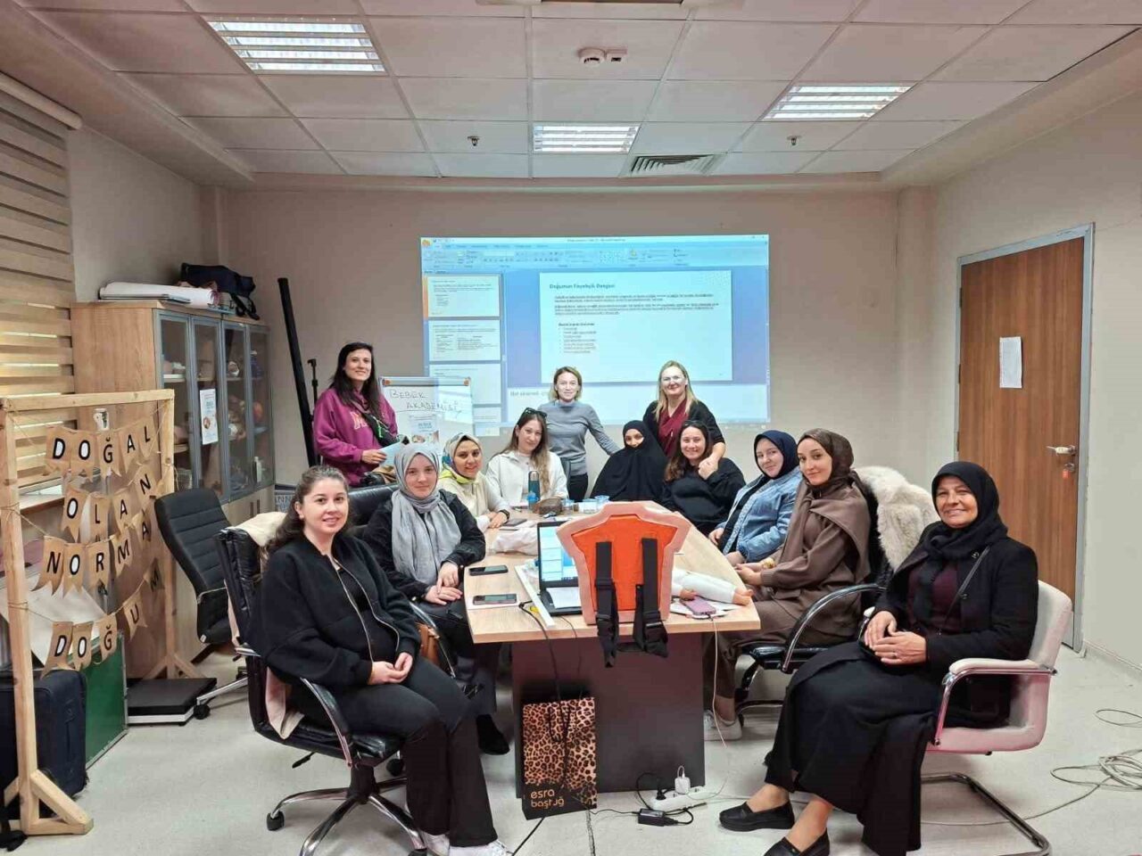 Düzce Sağlık Müdürlüğü, anne adaylarını bilinçlendirmek amacıyla Sağlıklı Hayat Merkezi'nde