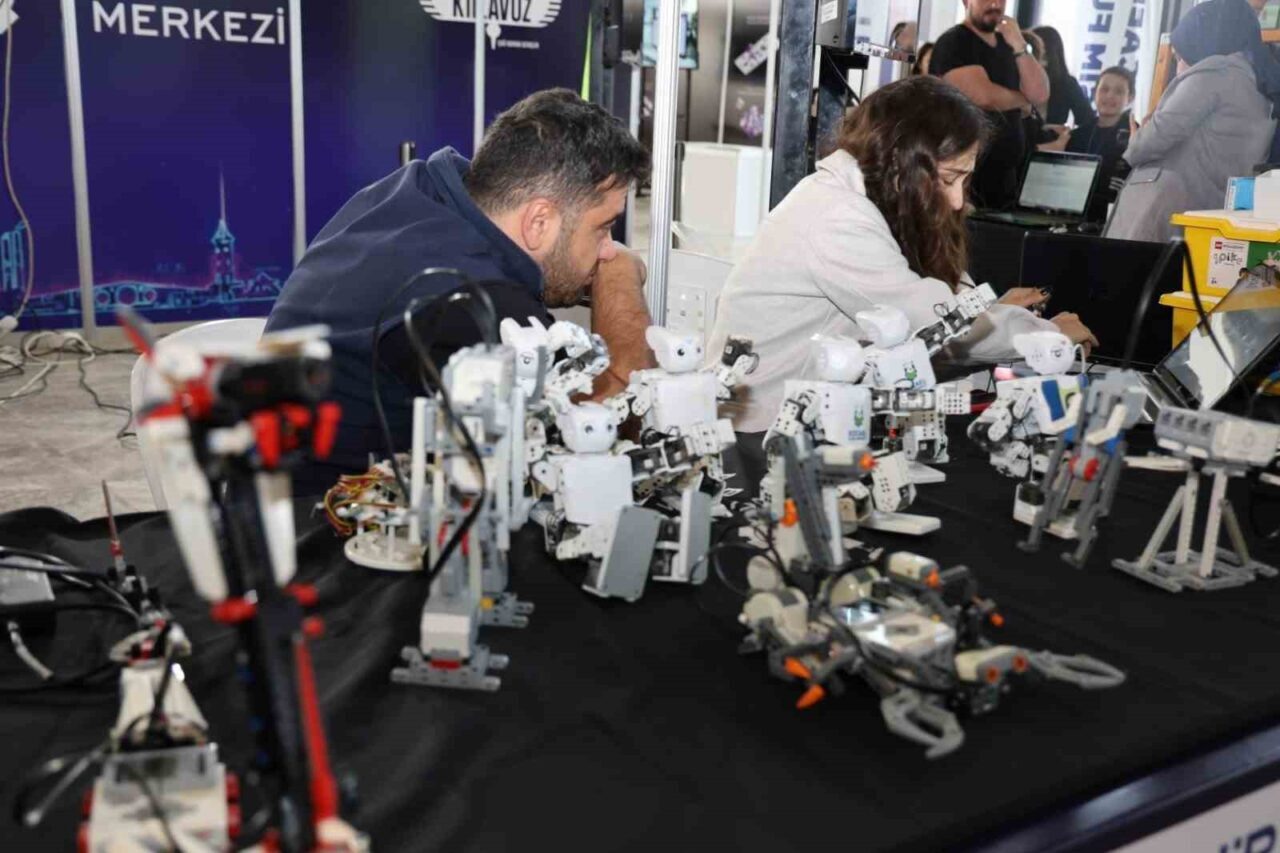 Kocaeli Bilişim Fuarı’nda Teknoloji Tutkunları ve Girişimciler Buluştu, Yenilikler Büyük İlgi Gördü