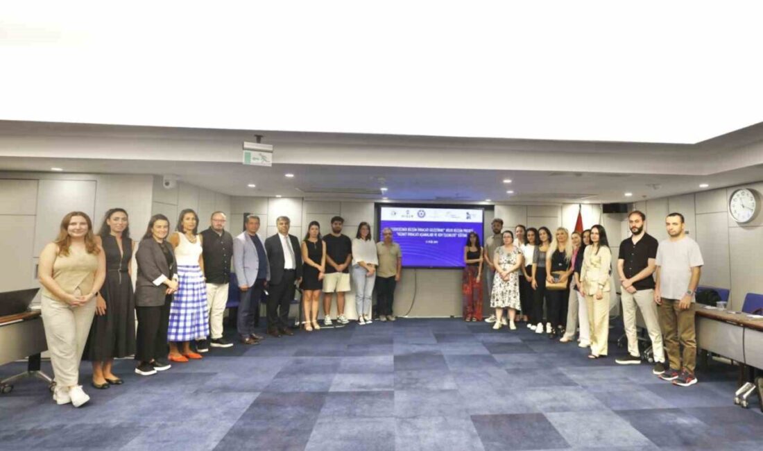 "Codexizmir Bilişim İhracatı Geliştirme Projesi" İzmir'deki 15 bilişim firmasıyla, Ticaret