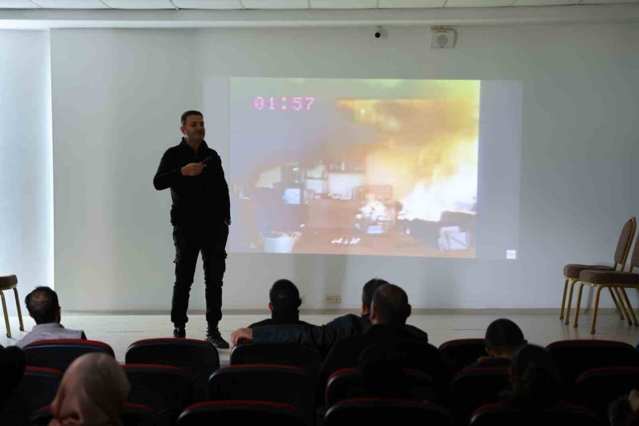 Bingöl Belediyesi, dezavantajlı bireylere yangın ve afet farkındalık eğitimi düzenledi.