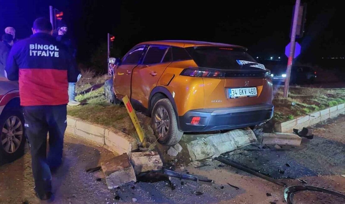 Bingöl’deki havalimanı kavşağında meydana gelen trafik kazasında, 12 ACK 520