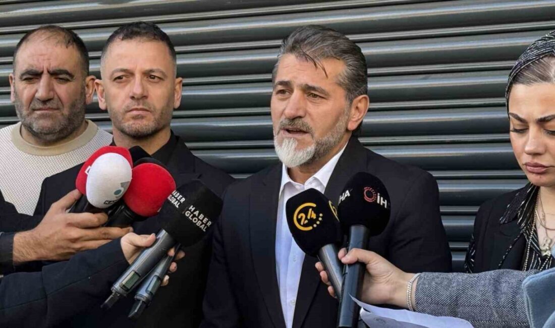 Böcek Ailesinin Ölümü Üzerine Yapılan Soruşturma Sonrası Kokoreççi ve Lokumcudan Açıklama Geldi Böcek ailesinin ölümü üzerine tutuklanan Ercan Erdoğan, Fatih Tektaş ve