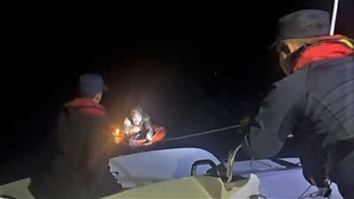 Bodrum kıyılarında Yunanistan'a geçmeye çalışan bir düzensiz göçmen, bitkin düşerek