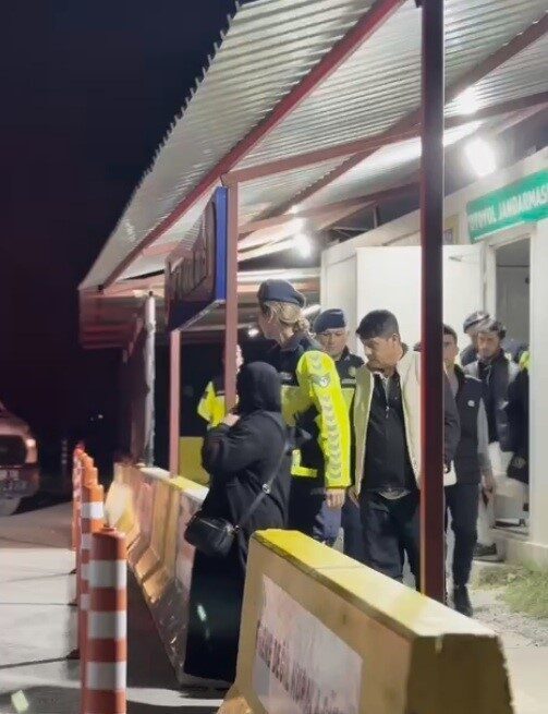 Aydın’da düzenlenen operasyonda, İzmir’den Bodrum’a gitmek üzere yola çıkan 9