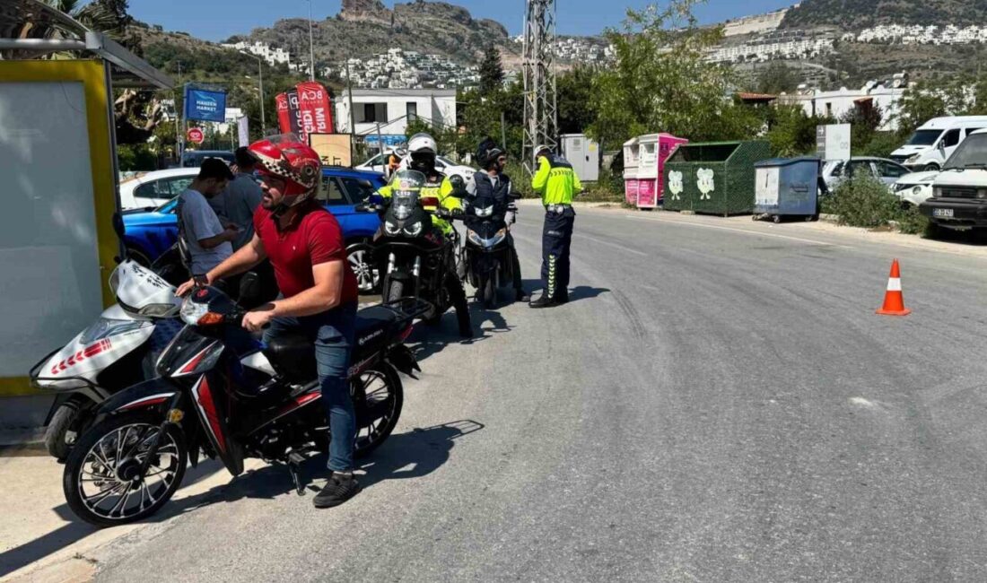 Bodrum Jandarma Komutanlığı, Peksimet Mahallesi'nde gerçekleştirdiği denetimlerde motosiklet ve motorlu