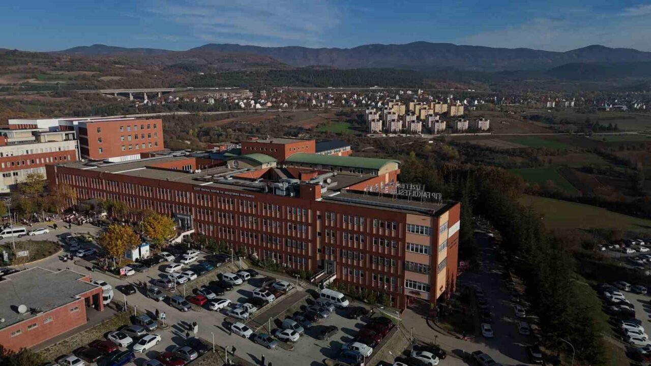 Bolu'nun Mudurnu ilçesindeki Samat köyünde Turgut Varol, topladığı mantarları yedikten