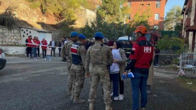 Siirt'te AFAD tarafından gerçekleştirilen deprem tatbikatı, senaryo gereği 7.2 büyüklüğünde