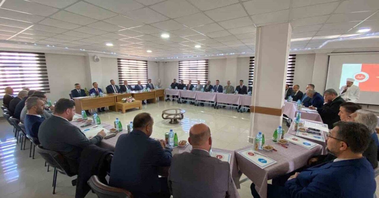 Konya İl Müftülüğü, ilçe müftülerinin katılımıyla Bozkır'da aylık değerlendirme toplantısı