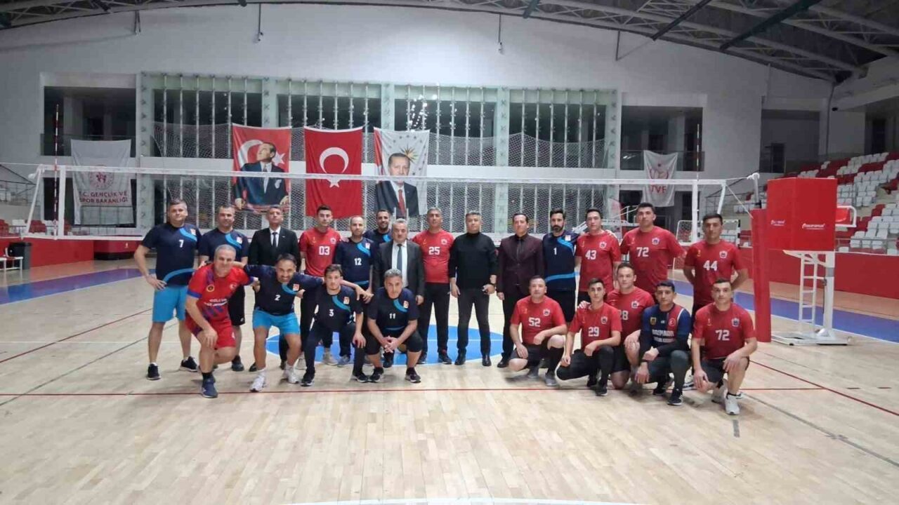 Bozüyük Kaymakamlığı tarafından organize edilen Kurumlar Arası Voleybol Turnuvası'nın açılış