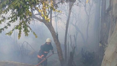 Mersin'in Bozyazı ilçesinde sabah saatlerinde çıkan yangın, Çubukkoyağı ve Kaledibi