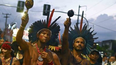 Brezilya'nın Belem şehrindeki COP30 zirvesinde, iklim değişikliği karşıtı protestocular güvenlik