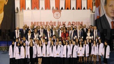 Bilecik Şeyh Edebali Üniversitesi Diş Hekimliği Fakültesi, yeni öğrencilerine beyaz