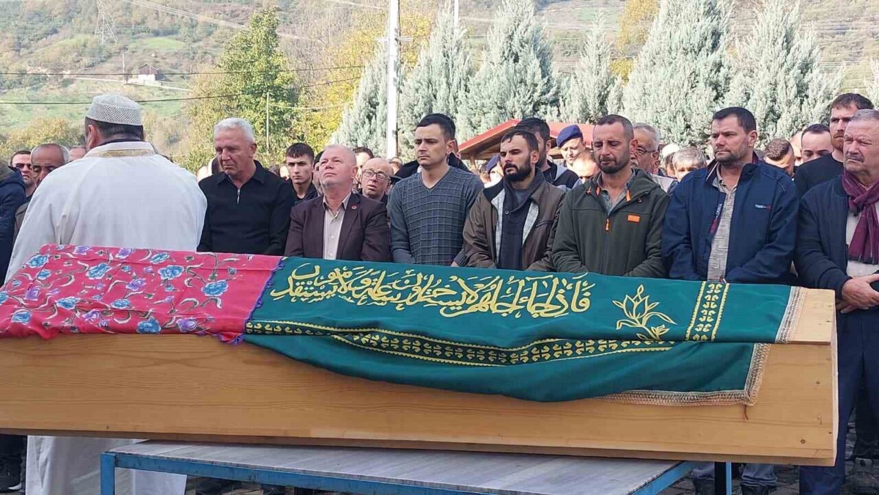 Akyazı’da Küçük Eslem’in Hayatını Kaybetmesiyle Aile Yasta, Ablasının Durumu Ciddi