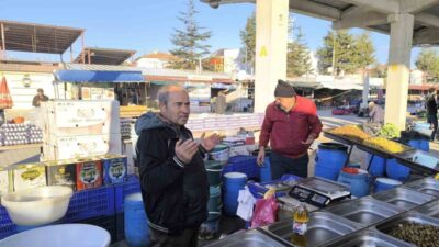 Afyonkarahisar'ın Şuhut ilçesinde, uzun yıllardır devam eden Cumartesi Pazar Duası