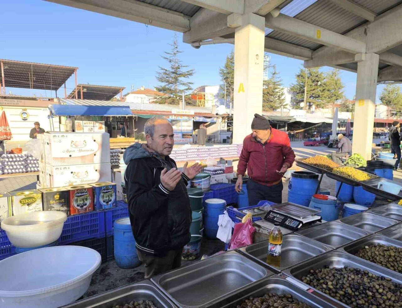 Afyonkarahisar'ın Şuhut ilçesinde, uzun yıllardır devam eden Cumartesi Pazar Duası