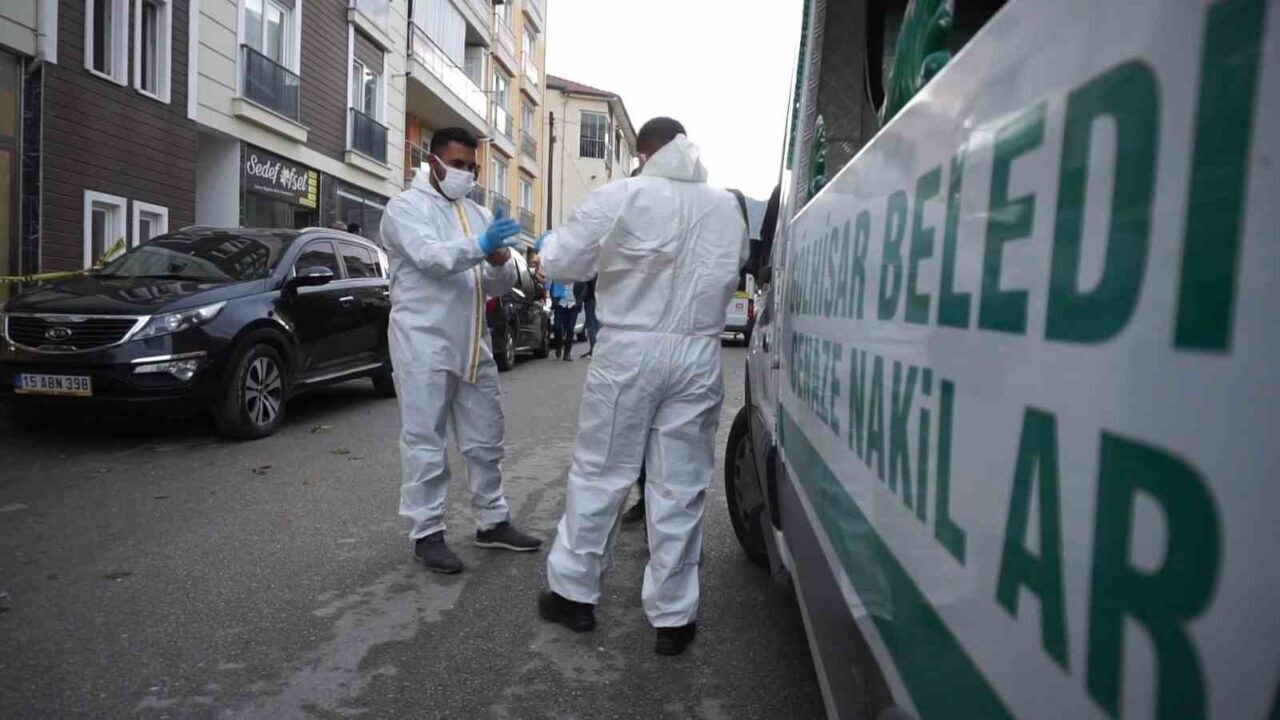 Burdur'un Gölhisar ilçesinde 45 yaşındaki Nurşen Çelik'in yaklaşık bir aydır