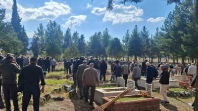 Burdur'un Yeşilova ilçesindeki bir evde çıkan yangında 88 yaşındaki Şerife