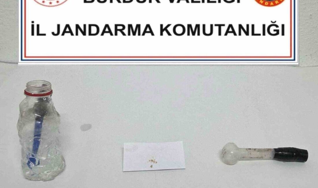 Burdur’da jandarma, uyuşturucu madde ile mücadele kapsamında düzenlediği operasyonda H.T.,