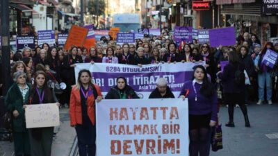 Bursa'da, "25 Kasım Kadına Yönelik Şiddete Karşı Uluslararası Mücadele Günü"