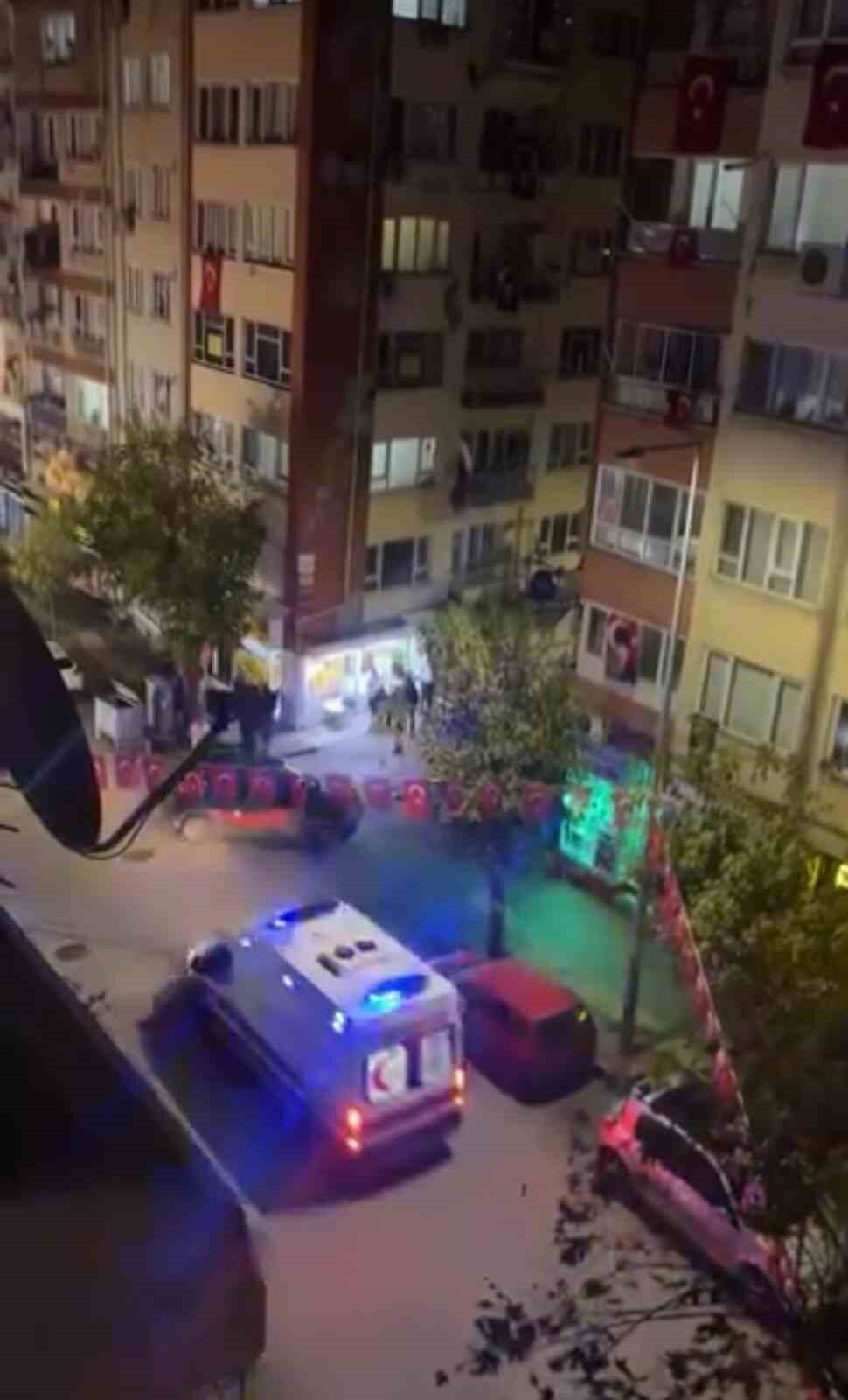 Bursa'nın Yıldırım ilçesinde, Kurtuluş Caddesi'nde meydana gelen bıçaklı kavgada bir