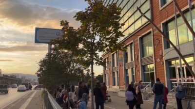 Bursa'daki bir okulda tarihi geçmiş profiterol tüketen 8 öğrenci rahatsızlanarak