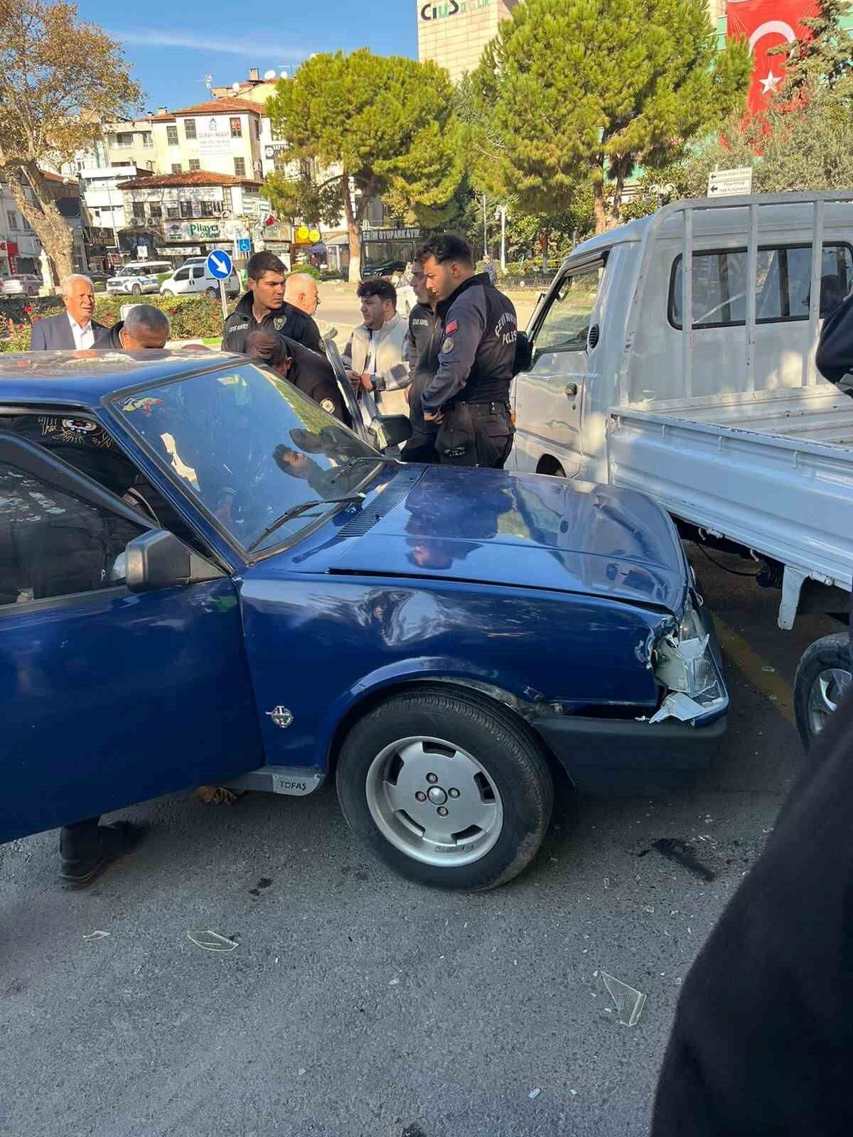 Bursa'nın Gemlik ilçesinde H. Ö. kontrolü kaybedip kamyonete çarptı. Olayı