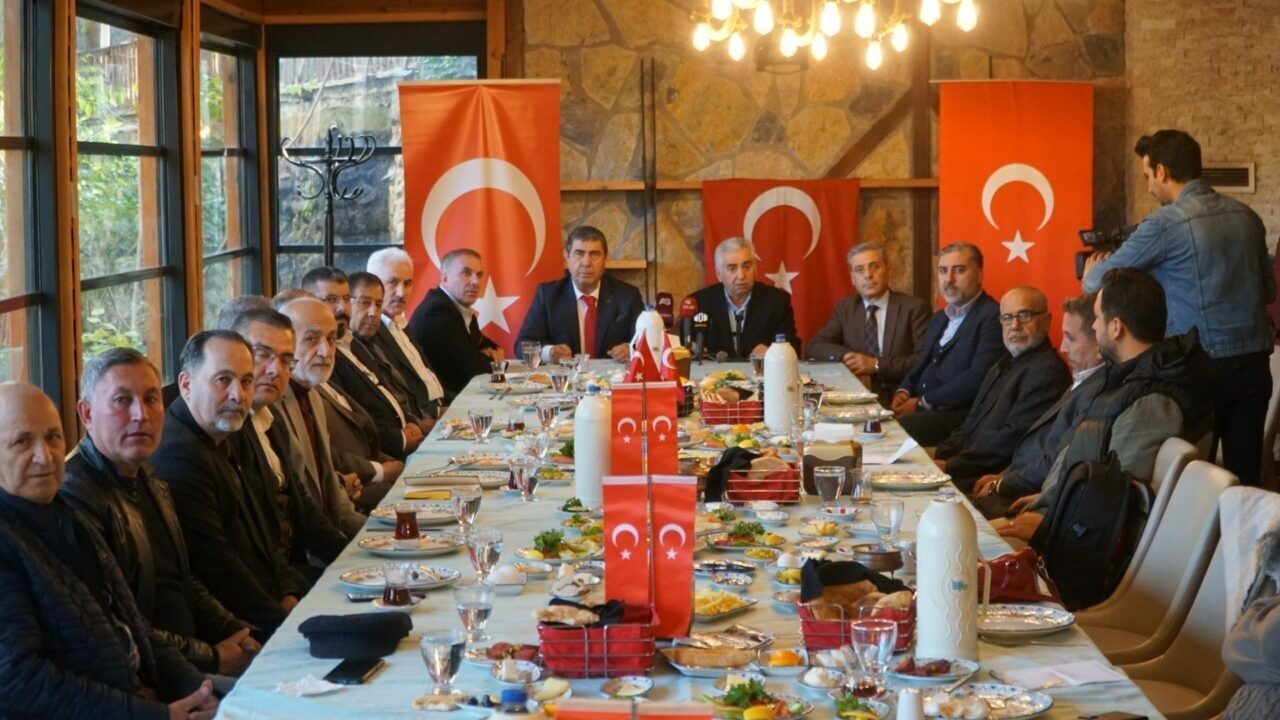 Bursa Siirtliler Derneği, 28. yılını kutladığı etkinlikte, Doğu ve Güneydoğu