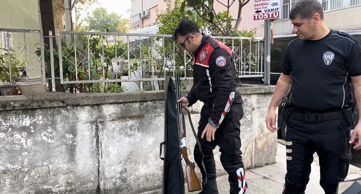 Bursa'da yunus timleri, asayişi sağlamak için yapılan denetimlerde, şüpheli bir