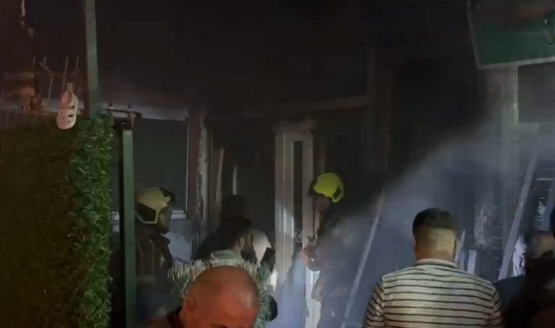 Bursa'nın Osmangazi ilçesinde bir iş yerinde çıkan yangın, çevredeki akaryakıt