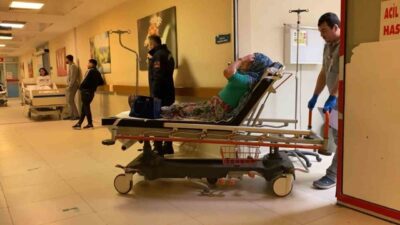 Bursa'nın Kestel ilçesinde Asiye W. (52) yönetimindeki otomobil, lastiğinin patlaması