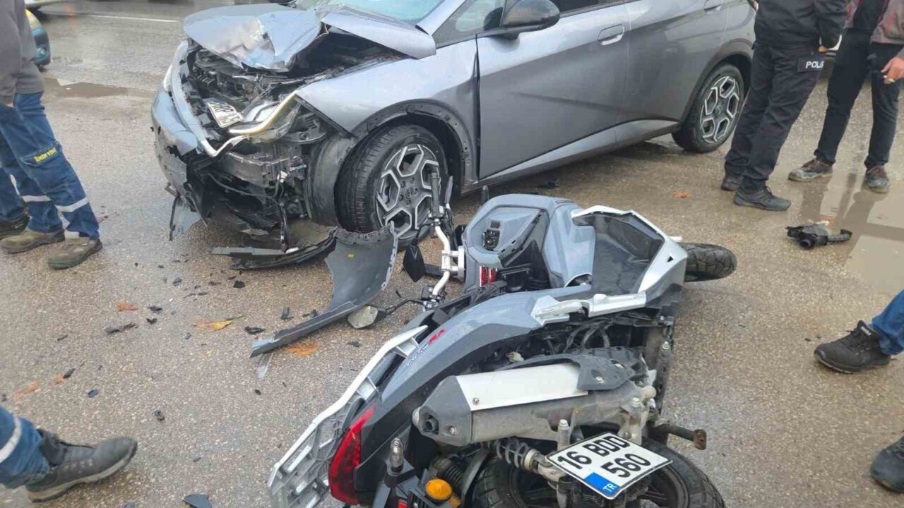 Bursa'nın Orhangazi ilçesinde sabah saatlerinde meydana gelen trafik kazasında, motosiklet