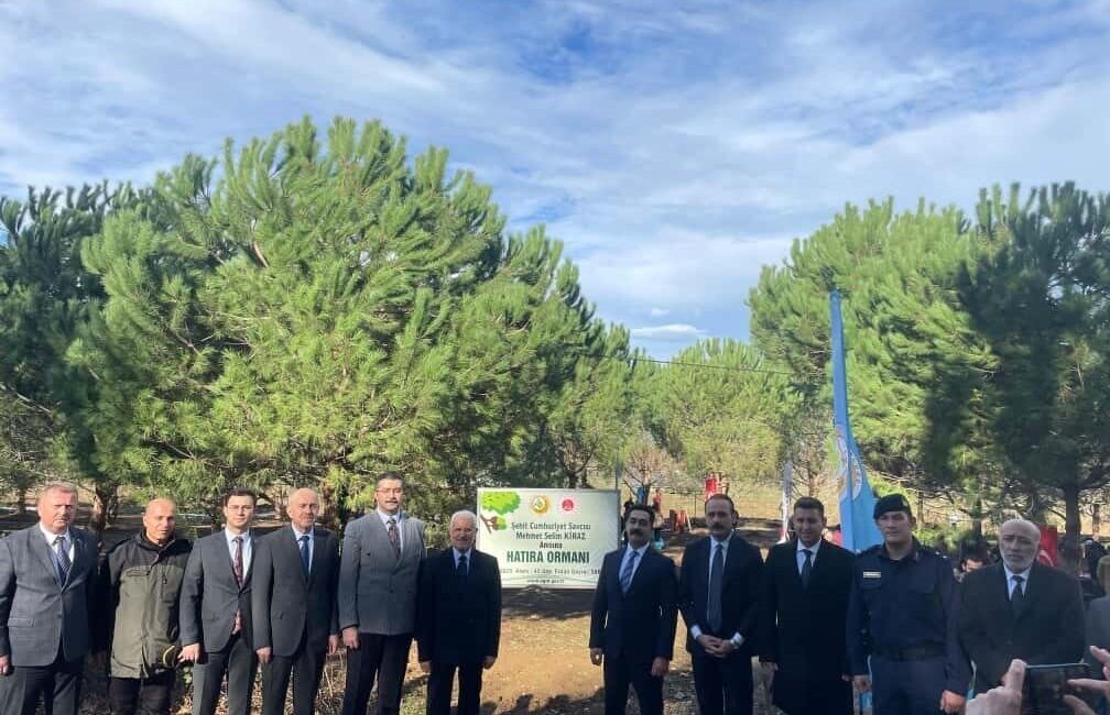 Karacabey’de Şehit Savcı Mehmet Selim Kiraz Anısına Hatıra Ormanı Tesis Edildi Bursa'nın Karacabey ilçesinde, 11 Kasım Milli Ağaçlandırma Günü'nde, 2015'te şehit