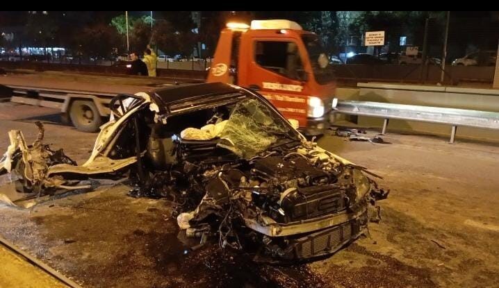 Bursa'da gece saatlerinde yaşanan zincirleme trafik kazasında 8 kişi yaralandı.