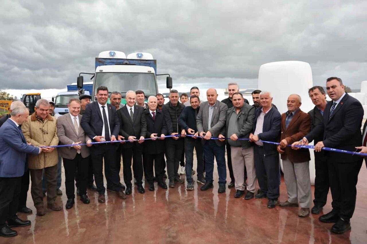 Bursa Büyükşehir Belediyesi, Mustafakemalpaşa'da hayata geçirdiği Silaj Paketleme Makinesi Desteği