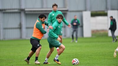 Bursaspor, Fethiyespor ile oynayacağı maç için antrenmanlarını tamamlayarak kampa girdi.