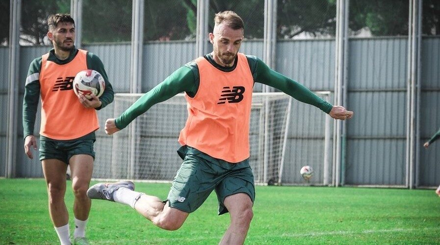 Bursaspor, TFF 2. Lig'de Gebzespor ile oynayacağı maç için hazırlıklarını