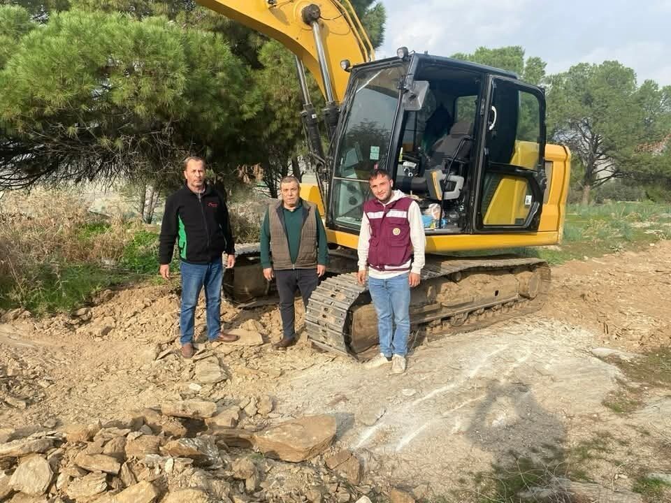 Aydın Orman İşletme Müdürlüğü, Burunköy Mahallesi'nde yangın yolları açma çalışmalarına