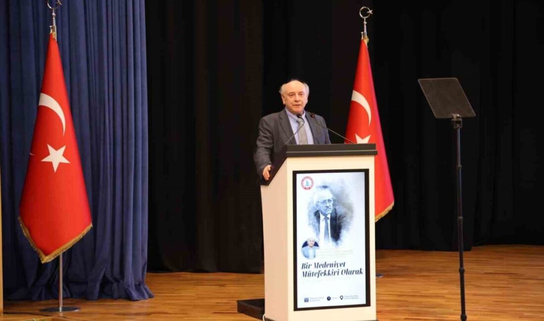 Zonguldak Bülent Ecevit Üniversitesi'nde düzenlenen "Bir Medeniyet Mütefekkiri Olarak Sezai