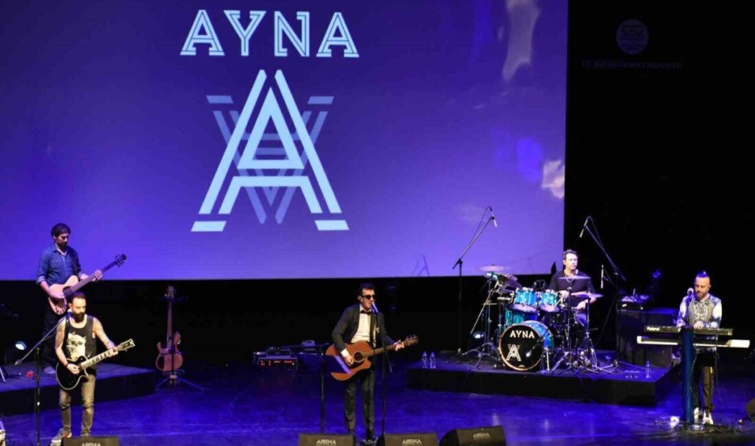 Ayna Grubu, Büyükçekmece’de Nostaljik Bir Konserle Müzikseverleri Büyüledi 90'ların ikonik grubu Ayna, Büyükçekmece'deki konserinde enerji dolu bir performans